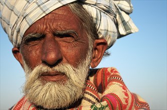 Portrait of a bearded muslim man from the Sindhi community, Thar desert, India, Asia