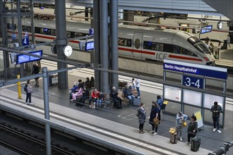 Passengers, Platform, Central Station, Berlin, Germany, Europe