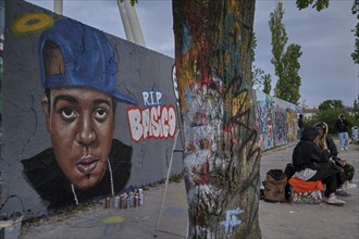 Germany, Berlin, 21.04.2024, Sunday afternoon in Mauerpark, graffiti wall, painting (spray_art) by