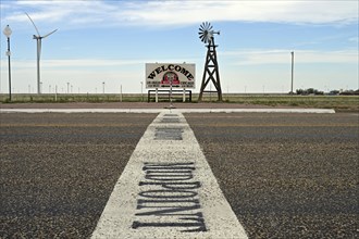 Midpoint or the halfway point on Route 66 between Los Angeles and Chicago, Adrian, Texas