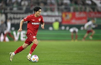 Woo-yeong Jeong VfB Stuttgart (10) Action on the ball, WWK Arena, Augsburg, Bavaria, Germany,