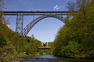 Muengsten Bridge with diesel railcar and transporter bridge over the Wupper, Solingen, Bergisches