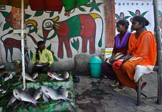 Fish seller in the street, mural painting, Hazaribagh, Jharkhand, India, Asia