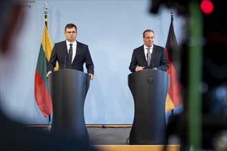 Boris Pistorius (SPD), Federal Minister of Defence and Laurynas Kasciunas, Lithuanian Minister of