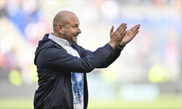 Applause from Managing Director Sport Alexander Rosen TSG 1899 Hoffenheim for Coach Pellegrino