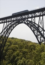 Muengsten Bridge with diesel railcar, highest railway bridge in Germany, Solingen, Bergisches Land,