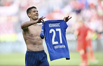 Goal celebration Andrej Kramaric TSG 1899 Hoffenheim (27) upper body naked, jersey removed, PreZero