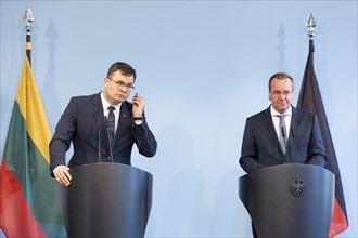 Boris Pistorius (SPD), Federal Minister of Defence and Laurynas Kasciunas, Lithuanian Minister of