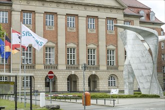 Sculpture by Daniel Libeskind Wing in front of the Siemens administration building, Rohrdamm,