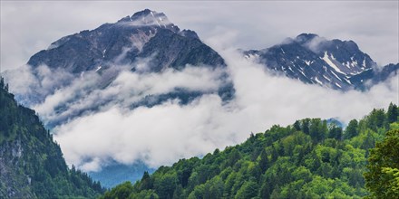 Rossgundkopf, 2140m, Alpgundkopf, 2176m, and Griesgundkopf, 2162m, Allgaeu Alps, Oberallgaeu,