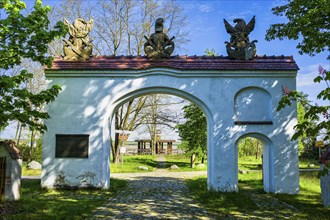 Robber baron's gate at Klinger See, Wiesengrund, Brandenburg, Germany, Europe