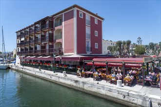 Townscape with restaurants on the market square, Port Grimaud, Var, Provence-Alpes-Cote d Azur,