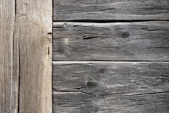 Weathered wood, format-filling