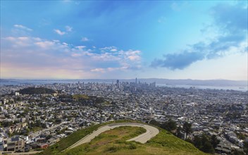 USA, California, Panoramic San Francisco skyline of financial district from Twin Peaks lookout,