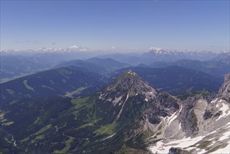 Peaks and forests in the Alps, clear detailed depiction of a mountainous landscape under a clear