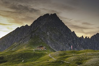 Fiderepasshuette and Hammerspitze, 2260m, Allgaeu Alps, Allgaeu, Bavaria, Germany, Europe