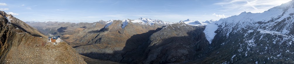 Mountain panorama and glacier, mountain hut Ramolhaus in autumn with snow, view of Gurgler Ferner