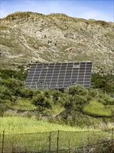 Large thermal solar system Solar collectors align themselves with the position of the sun Sun rays,