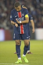 Football match, captain Kylian MBAPPE' Paris St Germain claps his hands with his head bowed, Parc