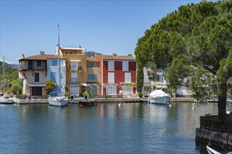 Townscape at the Colourful Houses, Maisons de colorees, Port Grimaud, Var, Provence-Alpes-Cote d