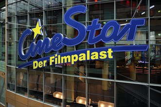 Petersbogen, Spielbank is reflected in CineStar Der Filmpalast, cinema, logo, shopping arcade,
