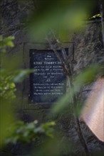 Commemorative plaque for Carl Loebbecke, who created the Loebbeckestieg, a ridgeway on the