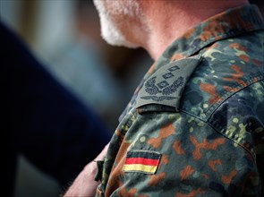 Symbolic image on the subject of Bundeswehr ranks: Air Force colonel, staff officer, taken during