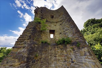 Volmarstein Castle, the ruins of a hilltop castle in the Volmarstein district of Wetter (Ruhr),