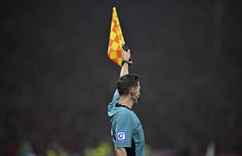 Linesman, assistant referee raises flag, flag, offside, 81st DFB Cup Final 2024, Olympiastadion