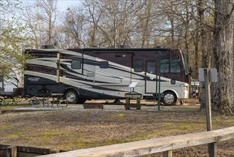 Motorhome with Starlink satellite antenna for internet access at Blue Bluff Campground near