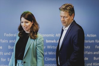 (L-R) Anna Christmann, Federal Government Coordinator for German Aerospace Policy, and Robert