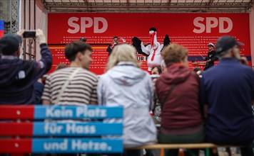 SPD rally for the European elections. Stork figure of the satirical campaign -Stork Heinar- under