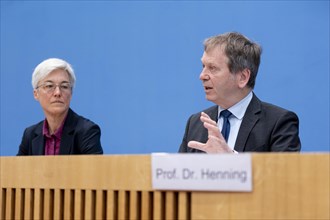 Prof. Dr Hans-Martin Henning, Chairman of the Expert Council for Climate Issues (ERK) and Dr