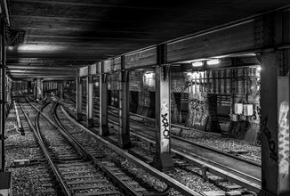Black and white photograph, Nordbahnhof S-Bahn station on the former demarcation line of the