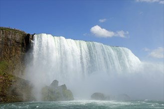 Horseshoe Niagara Falls on the canadian border