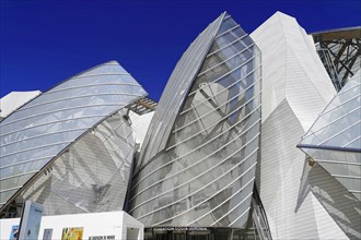 Fondation Louis Vuitton, private museum of modern art, architect Frank Gehry, Bois de Bologne,