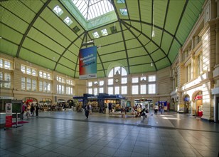 Station building at the main railway station, interior view, Halle an der Saale, Saxony-Anhalt,