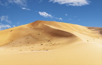 Offroad Jeep safari in the beautiful Omani Rub al-Chali Desert