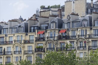 Parisian architecture, luxury flats along the Seine, Paris, Île-de-France, France, Europe