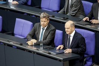 Federal Chancellor Olaf Scholz in front of the start of his government statement in the Bundestag