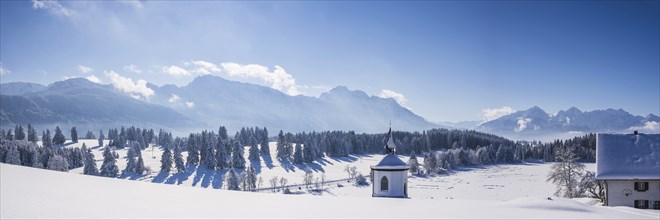 Chapel at Hegratsrieder See, near Füssen, Ostallgäu, Allgäu, Bavaria, Germany, Europe