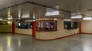 Interior photo, Nordbahnhof S-Bahn station on the former demarcation line of the inner-German
