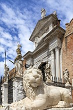 Portal Ingresso di Terra with statues of the Arsenal in Venice