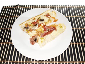 Melted cheese, sliced champignon, ham and jalapeno on fried baguette