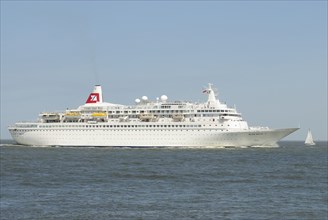 Cruise ship Black Watch in port on 01.06.2009 off Cuxhaven IMO number : 7108930 Name of the ship :