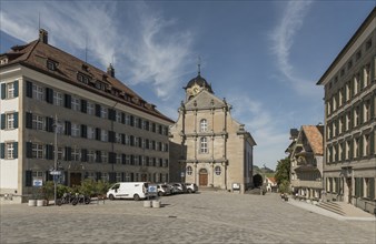 Village square (Landsgemeindeplatz) with Zellweger Castle and Protestant church, Trogen, Canton of