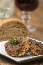 Falafel und Rotwein