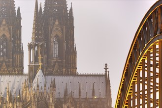 Evening atmosphere at Cologne Cathedral, Hohenzollern Bridge, Cologne, North Rhine-Westphalia,