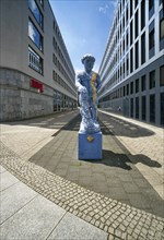 Sculpture Hallescher Schweinehirt by Carsten Theumer opposite the Hallmarkt, Halle an der Saale,