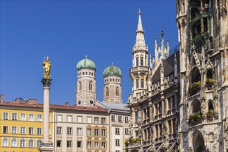 Statue of Maria with child, Church of our Lady and the Townhall